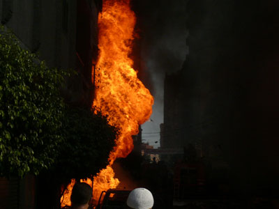 بالصور.. حريق هائل يلتهم مصنعًا للمبيدات بالغربية ويتسبب فى إصابة 18 شخصًا5-8-2011 | 20:48  2011-634481739744815601-481