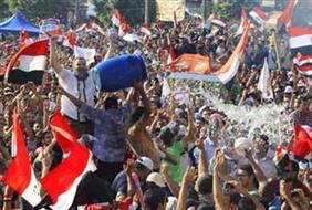 على الإخوان أن يعلموا أن مرسى رئيس كل المصريين ولايفرضون سطوتهم على الميدان 2012-634763973744846648-484_main_thumb300x190
