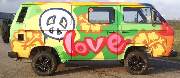 Avistar, Encontrar, Reconhecer, Vw's no nosso dia-a-dia - Página 9 T3-hippie-van-right