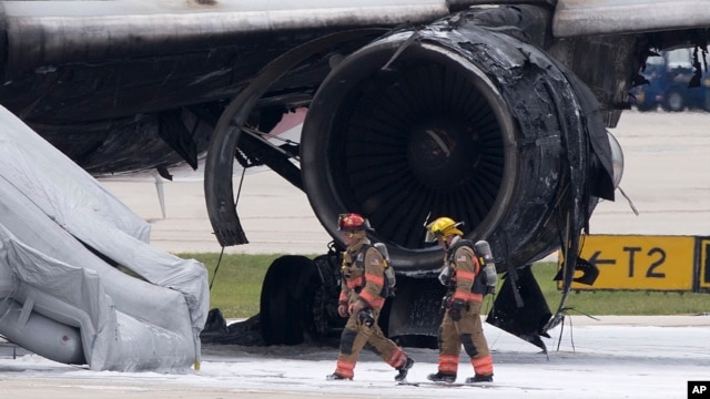 [Internacional] Avião pega fogo em aeroporto da Flórida, nos EUA 3247244F-8EF1-47F7-BE86-AC51EC81B6E6_w640_r1_s_cx0_cy4_cw0