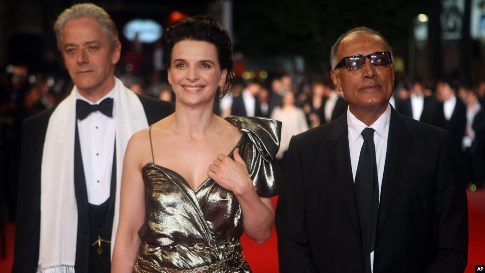 JULIETTE BINOCHE C510A5F1-5496-424B-8FCD-A873D20CBD1C_cx0_cy1_cw0_w1000_r1_s_r1