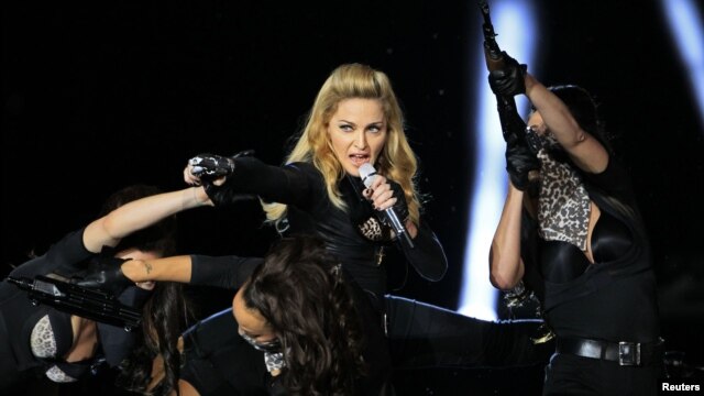 Madonna mbështet grupin që këndoi kundër Putinit  E8F49110-FD8A-42E8-BB40-8BDD700D0692_w640_r1_s_cx0_cy5_cw0