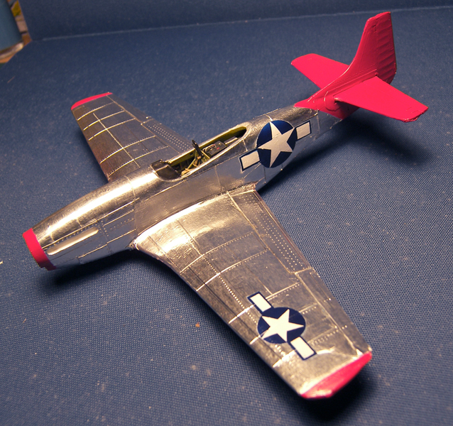 Heller mustang 1/72e - redtails Mustang_025