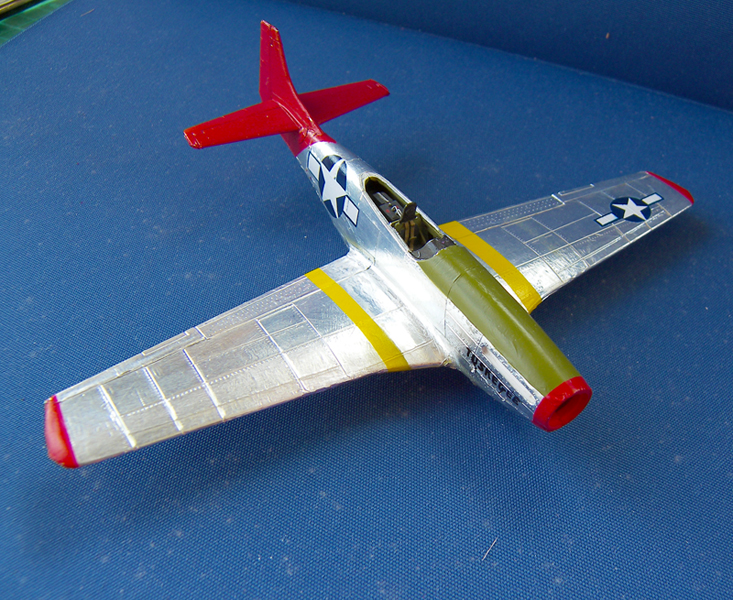 Heller mustang 1/72e - redtails Mustang_027