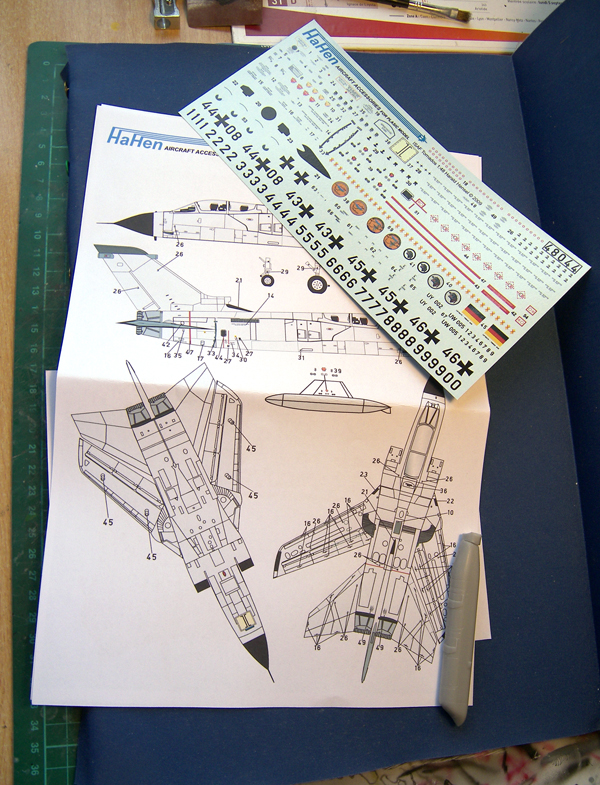 Tornado Italerie 1/48 débutant - Page 4 Decals_001