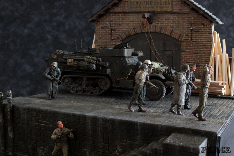 Dragon 1/35. M3A1 Half Track. Diorama Crew in trouble. M3a1100