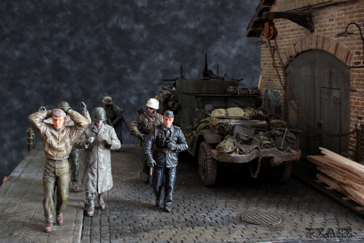 Dragon 1/35. M3A1 Half Track. Diorama Crew in trouble. M3a1103