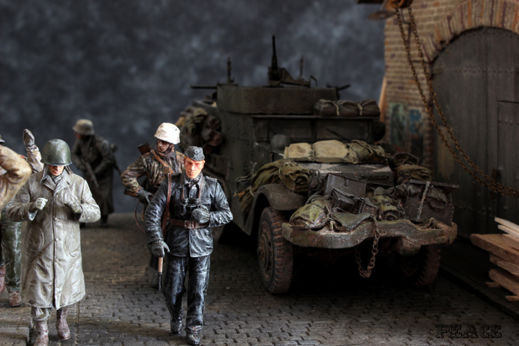 Dragon 1/35. M3A1 Half Track. Diorama Crew in trouble. M3a1104