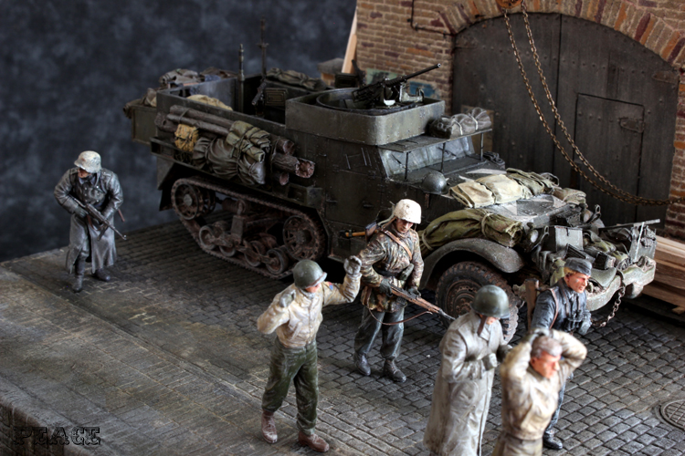 Dragon 1/35. M3A1 Half Track. Diorama Crew in trouble. M3a1105