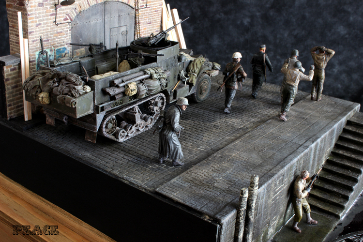 Dragon 1/35. M3A1 Half Track. Diorama Crew in trouble. M3a1108