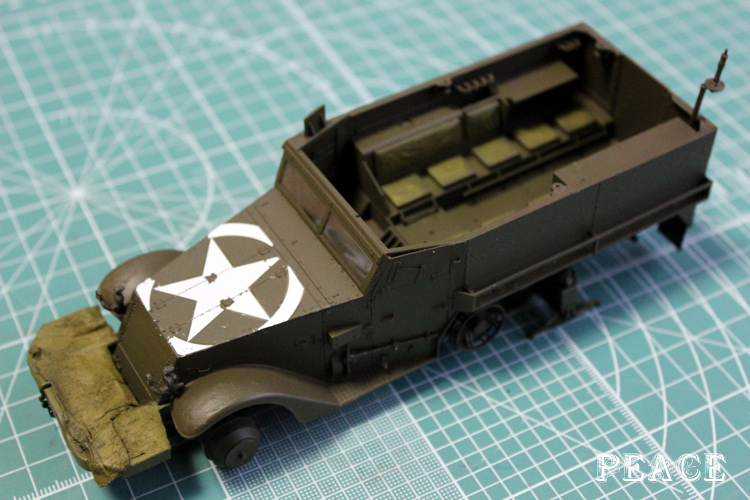 Dragon 1/35. M3A1 Half Track. Diorama Crew in trouble. M3a183