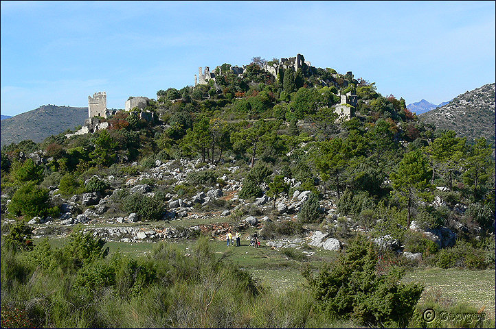 Vers le sommet du mont Macaron Chateauneuf-villevieille_mont-macaron25oct09_03