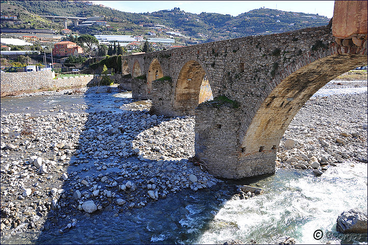 Taggia et son célèbre pont romain Pont-romain-taggia21fev10_02