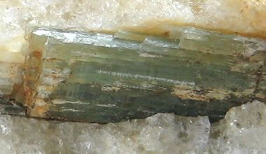 Kyanite Mineral Uses & Properties Kyanite-green-bladed