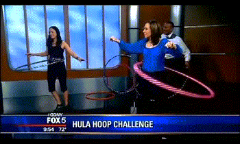 The Sound - Página 10 Greg-Kelly-Hits-Rosanna-Scotto-In-Face-With-Hula-Hoop