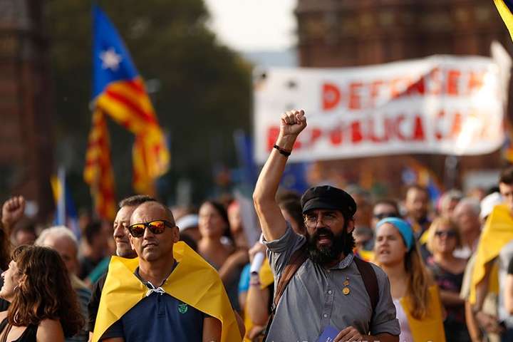 Referendum in Catalonia: collisions began, police use rubber bullets. PHOTO report + VIDEO 79_main