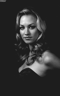 ~~L'amitié c'est d'accepter chez les autres ce que l'on ne tolère pas chez soi ~~  Yvonne%20strahovski%20%2813%29