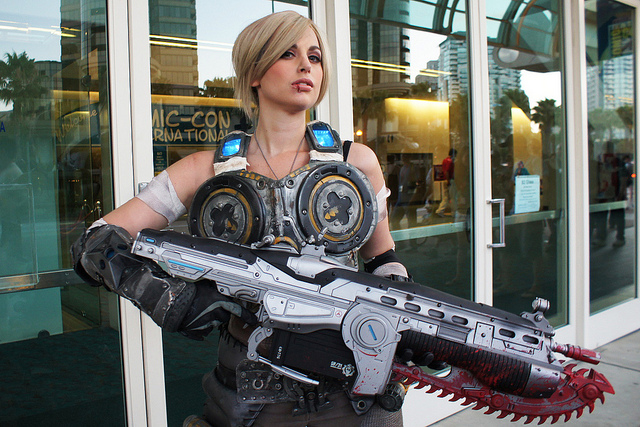 Cosplay interensantes Anya-Stroud-Gears-of-War-Cosplay