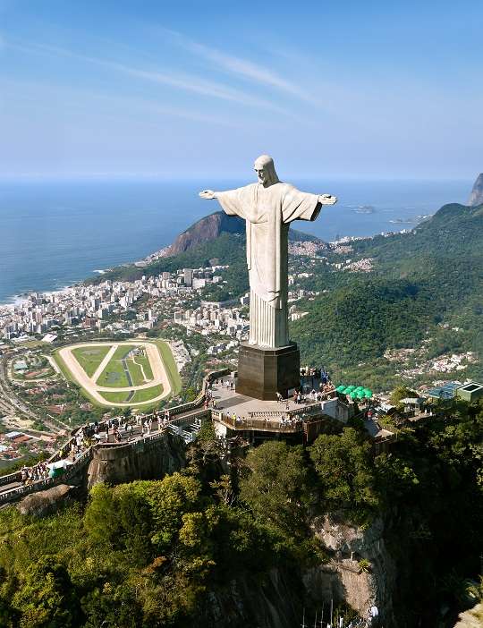 Amour infini  - Page 2 Jesus-Statue-Brazil1