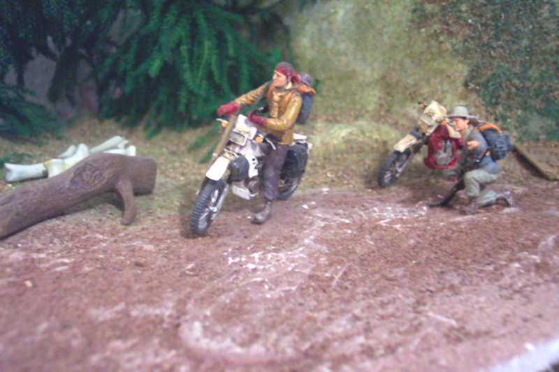 Qui Chasse Qui - 1/35 - T-Rex Tamiya -- figurines + motos Dragon TRex_01