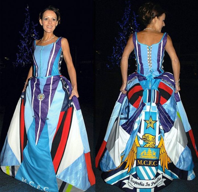 Noiva transforma camisas do Manchester City em vestido City