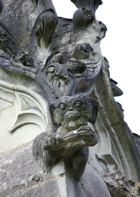 [WTF]  Une Chapelle « Gremlins » du XVe siècle près de Nantes Chapelle-de-bethleem-gremlins3