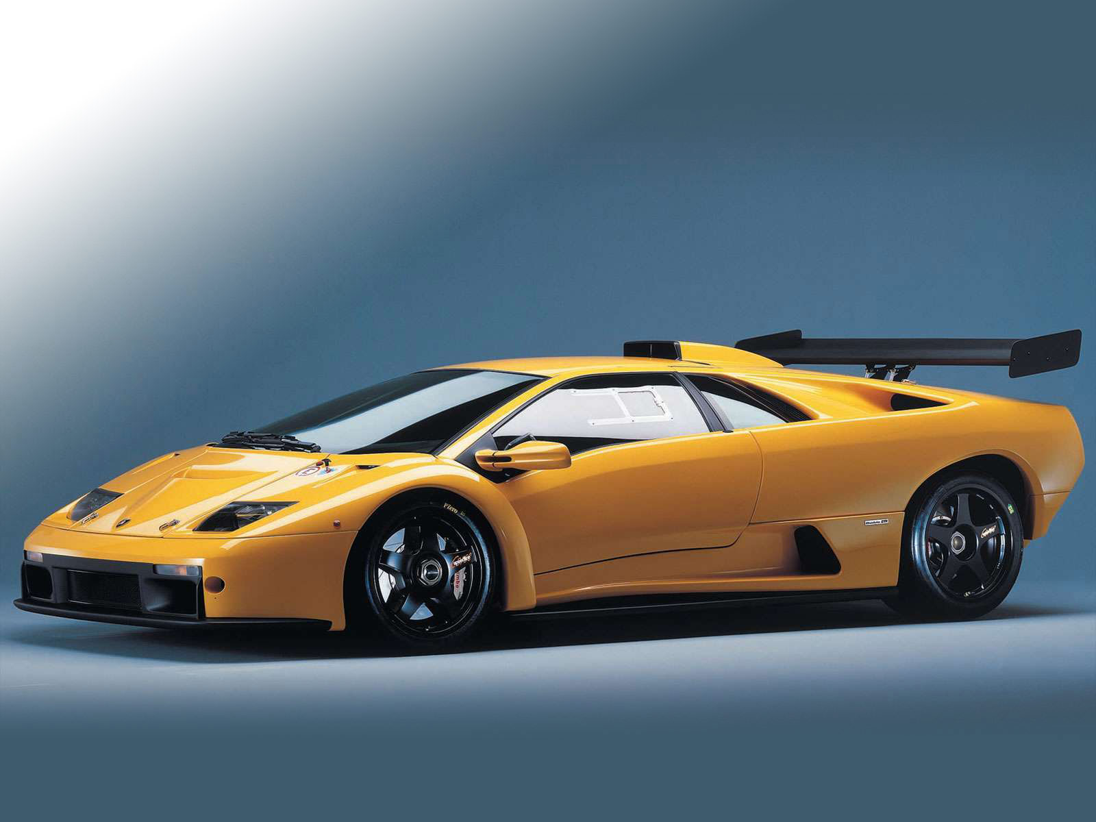 Qual carro não tem no Need que deveria ter? - Página 4 Lamborghini-diablo-gt-01