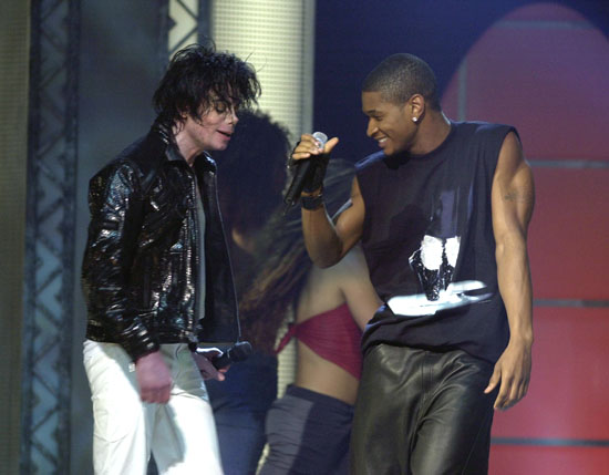 Usher presta homenagem a Michael no O2 Arena, em Londres Michael-usher