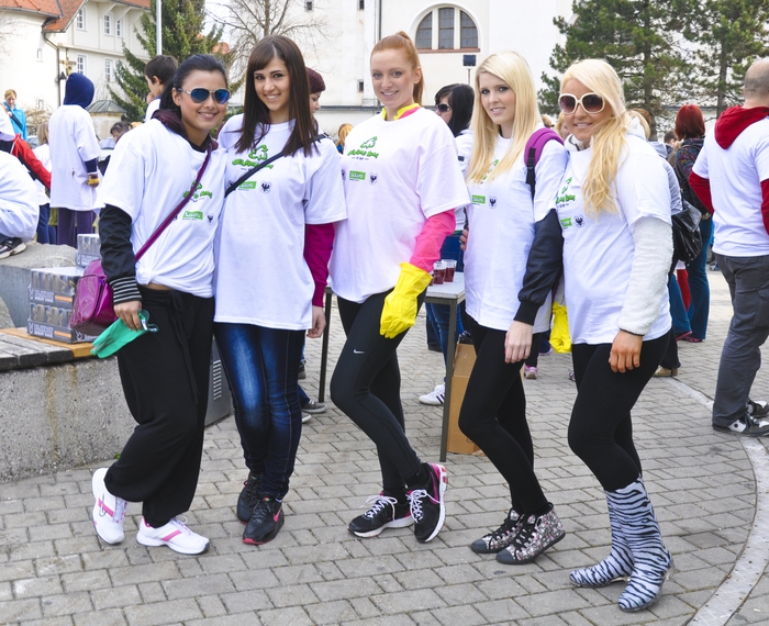 Miss Earth Slovenia 2012 contestants at CLEAN SLOVENIA 2012 5_i700