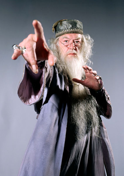 سلسلة افلام Harry Potter بأجزاءه الستة كاملين و علي اكتر من سيرفر Dumbledore