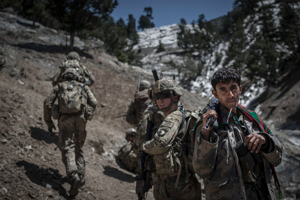 soldats américains - Page 2 20130526-BRIGADE-slide-HBBQ-jumbo