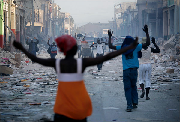 More Troops and Supplies Arrive in Haiti 32707897