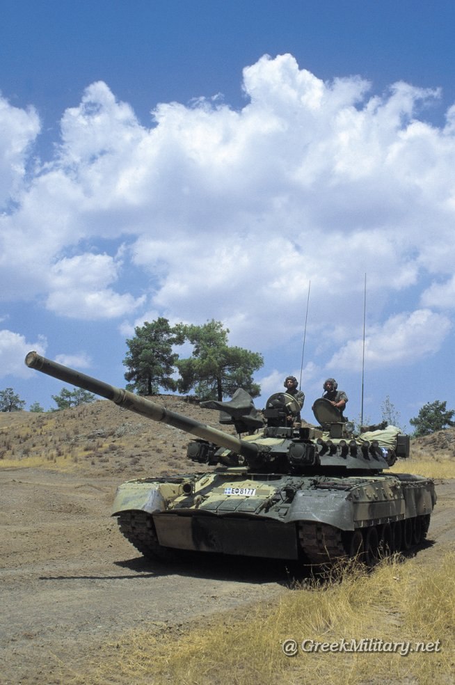 T-72B1 - Página 24 Greek%20%20Military%20T80