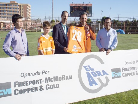 Presentan la nueva camiseta de Cobreloa para la temporada 2012 File_20120205112630