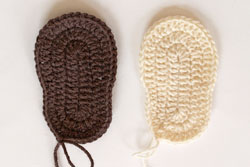 انجاز حذاء اطفال بالصور Crochet_booties0_1_resize2