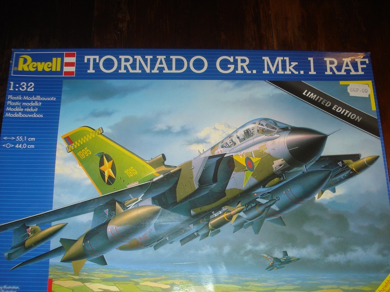 Panavia Tornado GR. Mk.1 RAF - Revell 1/32 Tornado_gr_mk1_raf_box