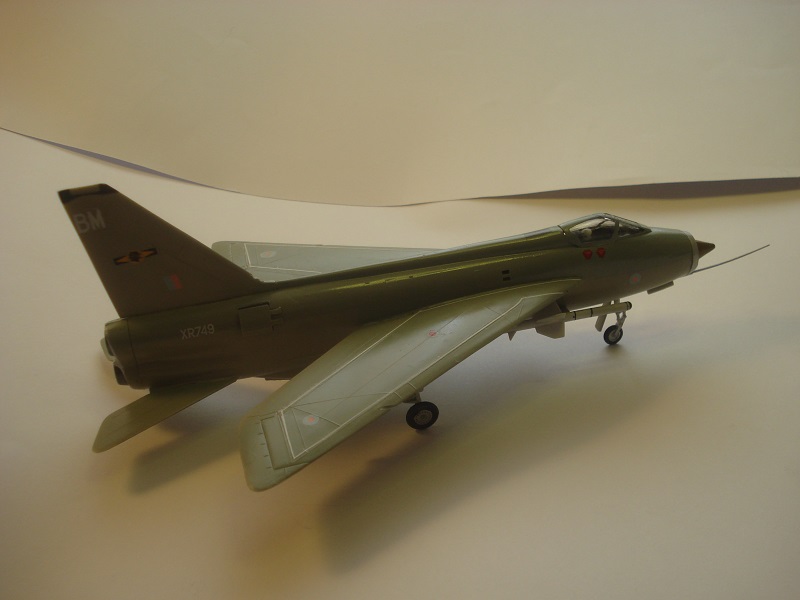 BAC Lightning F3 - Airfix 1/72 - gamla upplagan - klar! Lightning_f3_72nd_finished_3