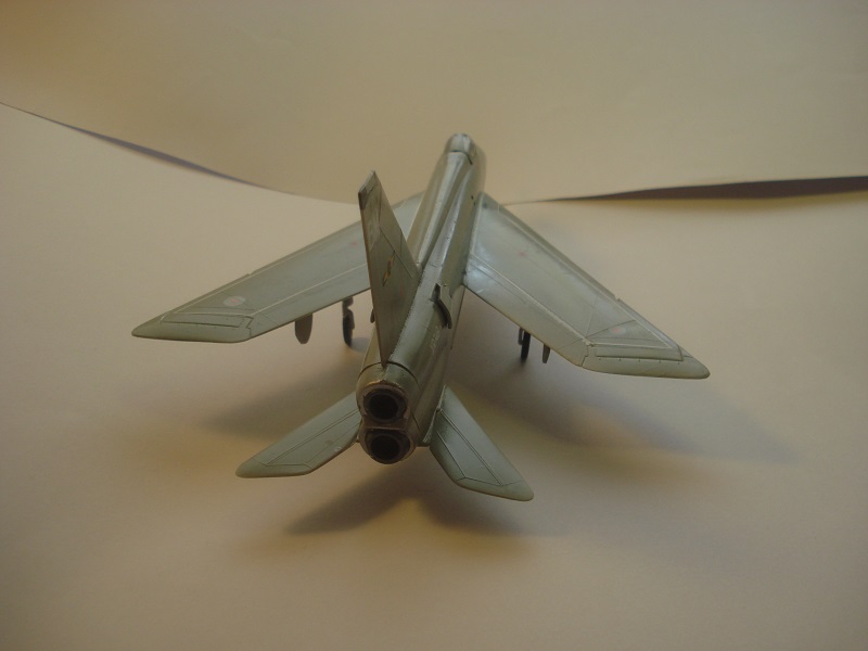 BAC Lightning F3 - Airfix 1/72 - gamla upplagan - klar! Lightning_f3_72nd_finished_4