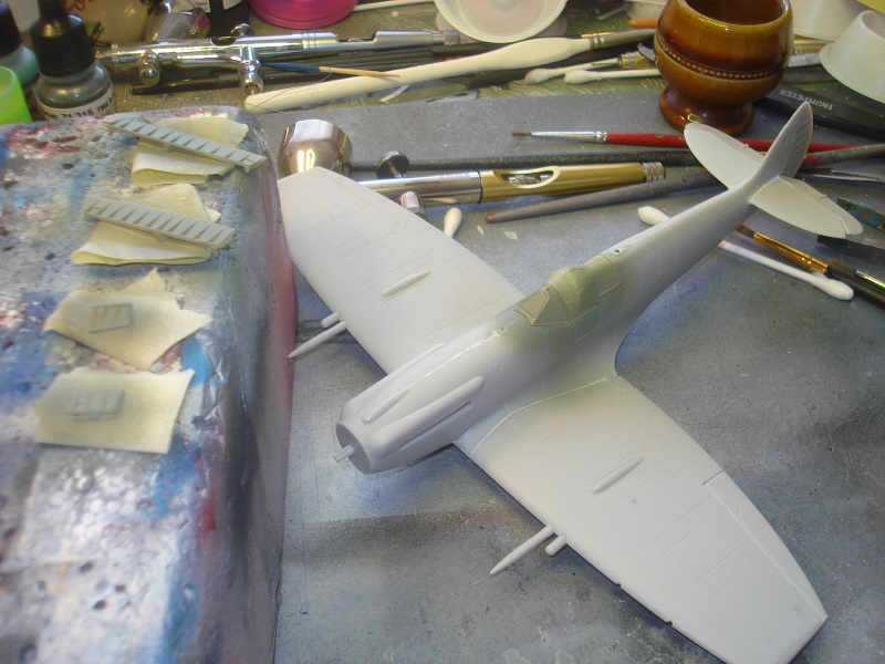 Airfix 1/48 - Spitfire Mk XII  Spitfire_mkxii_48th_paint_4