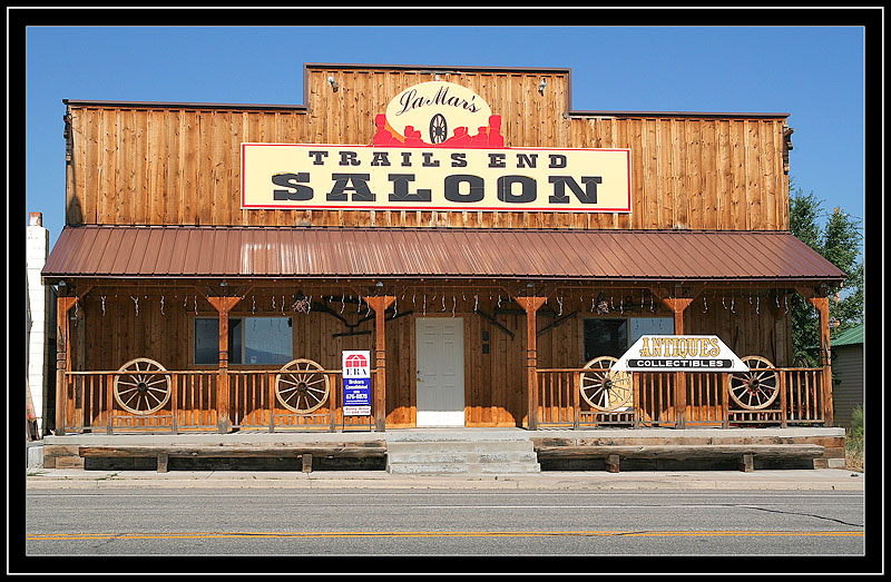 Saloon Saloon%20on%20the%20road