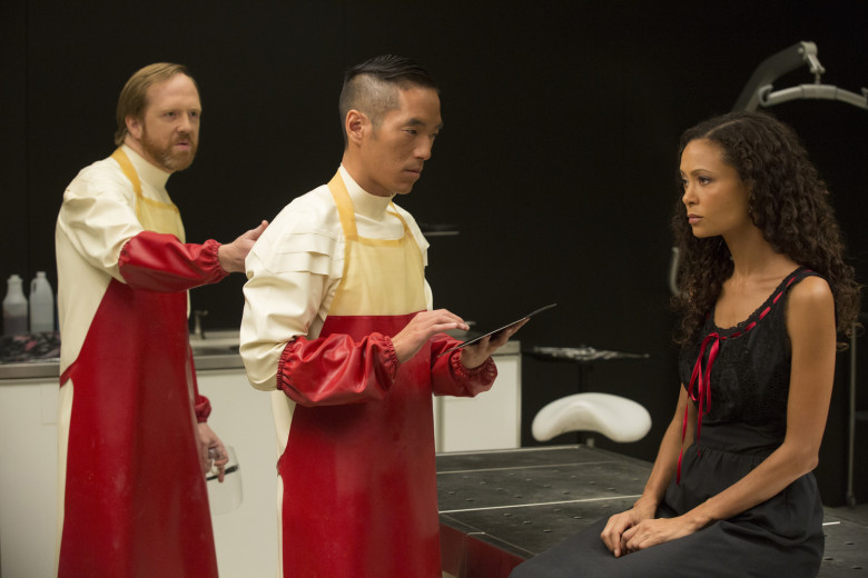 Westworld - Page 2 1478297539-ptolemy-slocum-as-sylvester-leonardo-nam-as-lutz-and-thandie-newton-as-maeve-credit-john-p-johnson-hbo