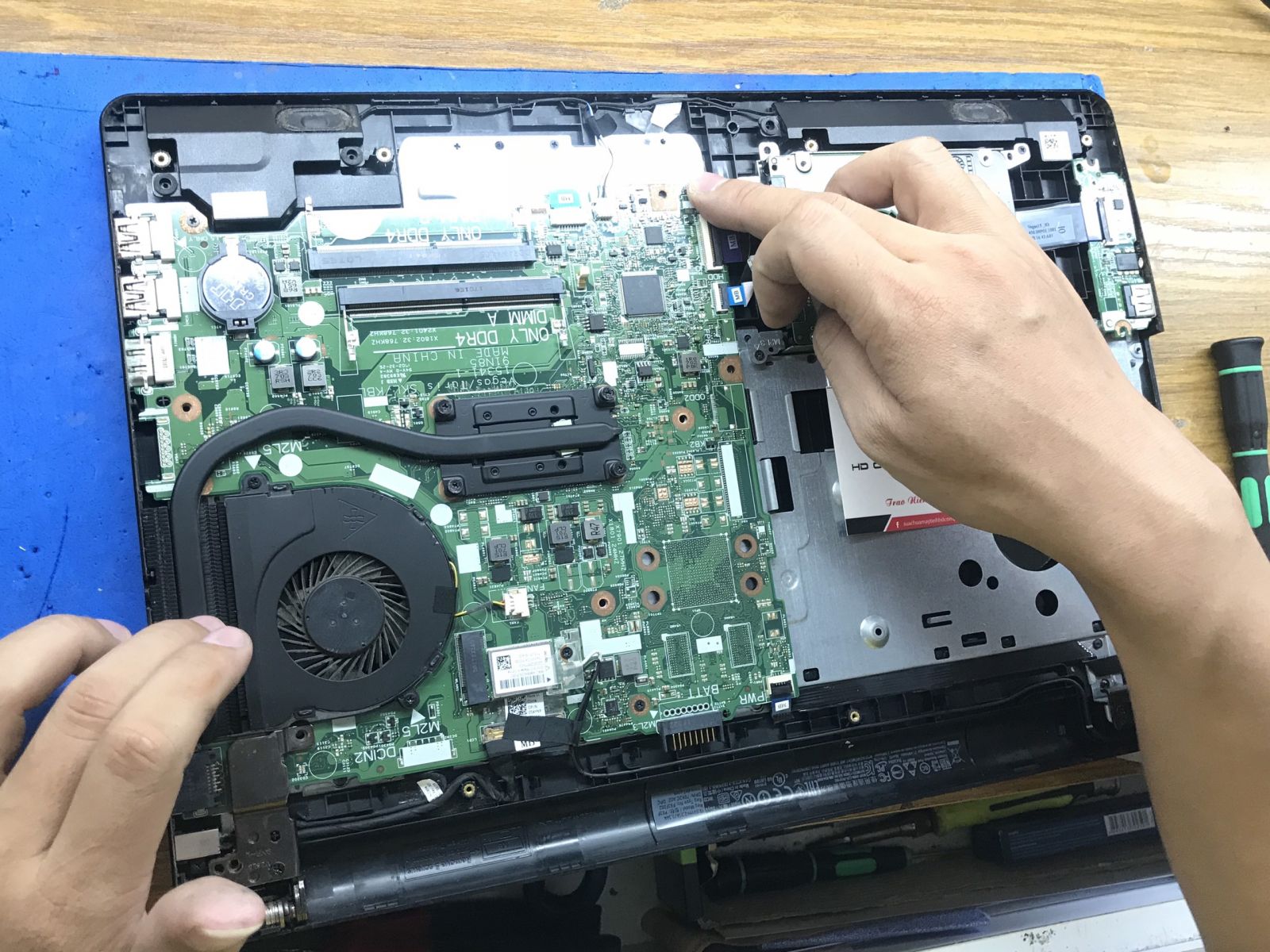 Sửa laptop acer ở đâu uy tín tại Tân Bình Z2529726210239_cae4fdb9fdfc7c2fdcd0949d2e2ba6a1