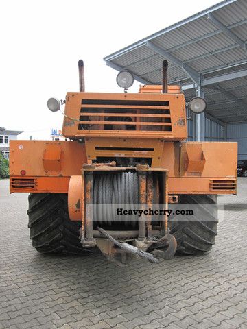 hanomag d18 c ruspa su pneumatici Faun__f_2020_b_wheel_dozers_1975_7_lgw