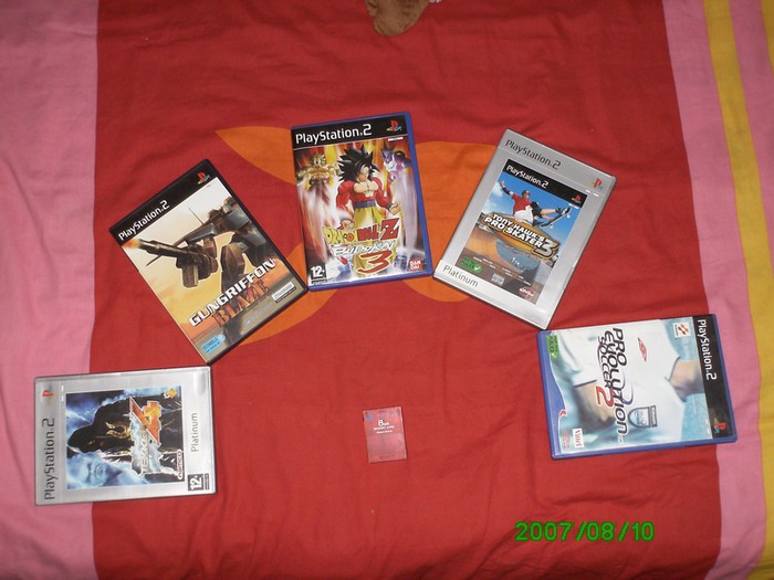 [Vends ou Echange] Carte memoire + 5 Jeux PS2 4c2e41102a