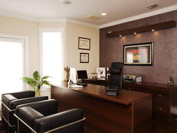 Giovanni's Room DP_DeLeon-brown-office_s4x3_lg