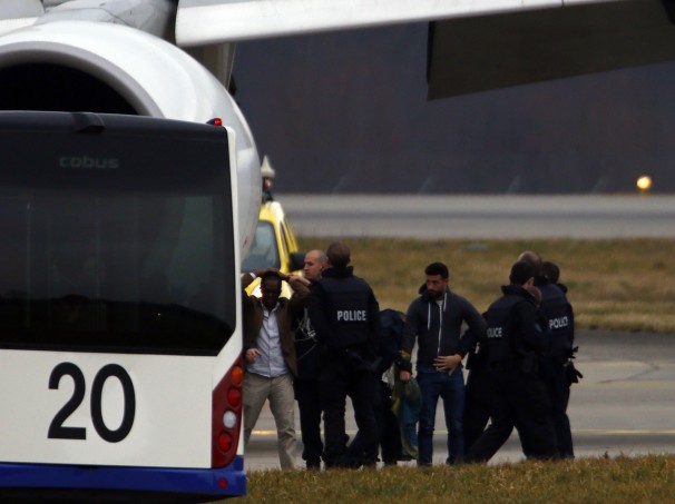 Un Boeing 767-300 secuestrado... ¡por su copiloto! 20140218102708224