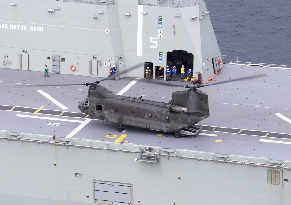 NAVANTIA-FUE BOTADO EL PRIMER BUQUE LHD PARA AUSTRALIA 20151026105346830