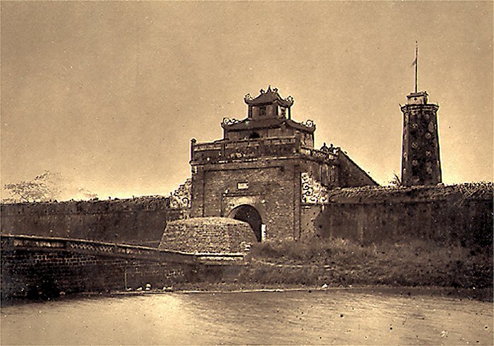 Bộ ảnh độc đáo về Hà Nội xưa . Porte_dela_citadelle_BacNinh