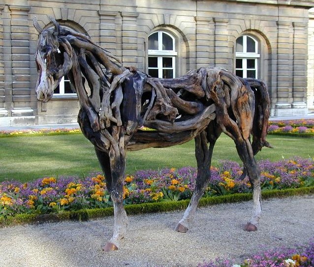 Eh Manuel ! - Page 17 Sculpture-cheval-jardin-luxembourg-Heather-Jansch