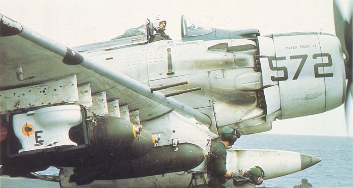[Historia] Cuando EEUU utilizó un váter para bombardear al Vietcong Bomba_v%C3%A1ter